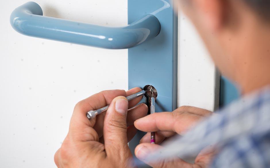 changer serrure porte blindée Poissy